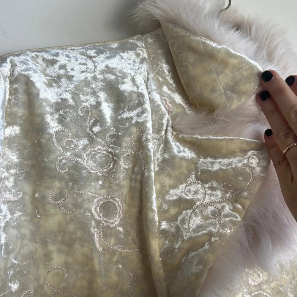 Y2k 2000s Velvet floral Embroidered Faux Fur Collar Coat 70s‎ Boho Glam Vibes